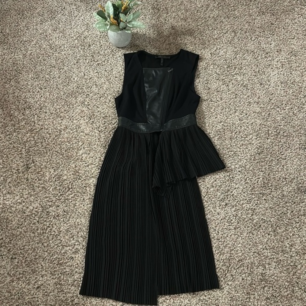 BCBGMaxAzria Black Front Zip Top With Train